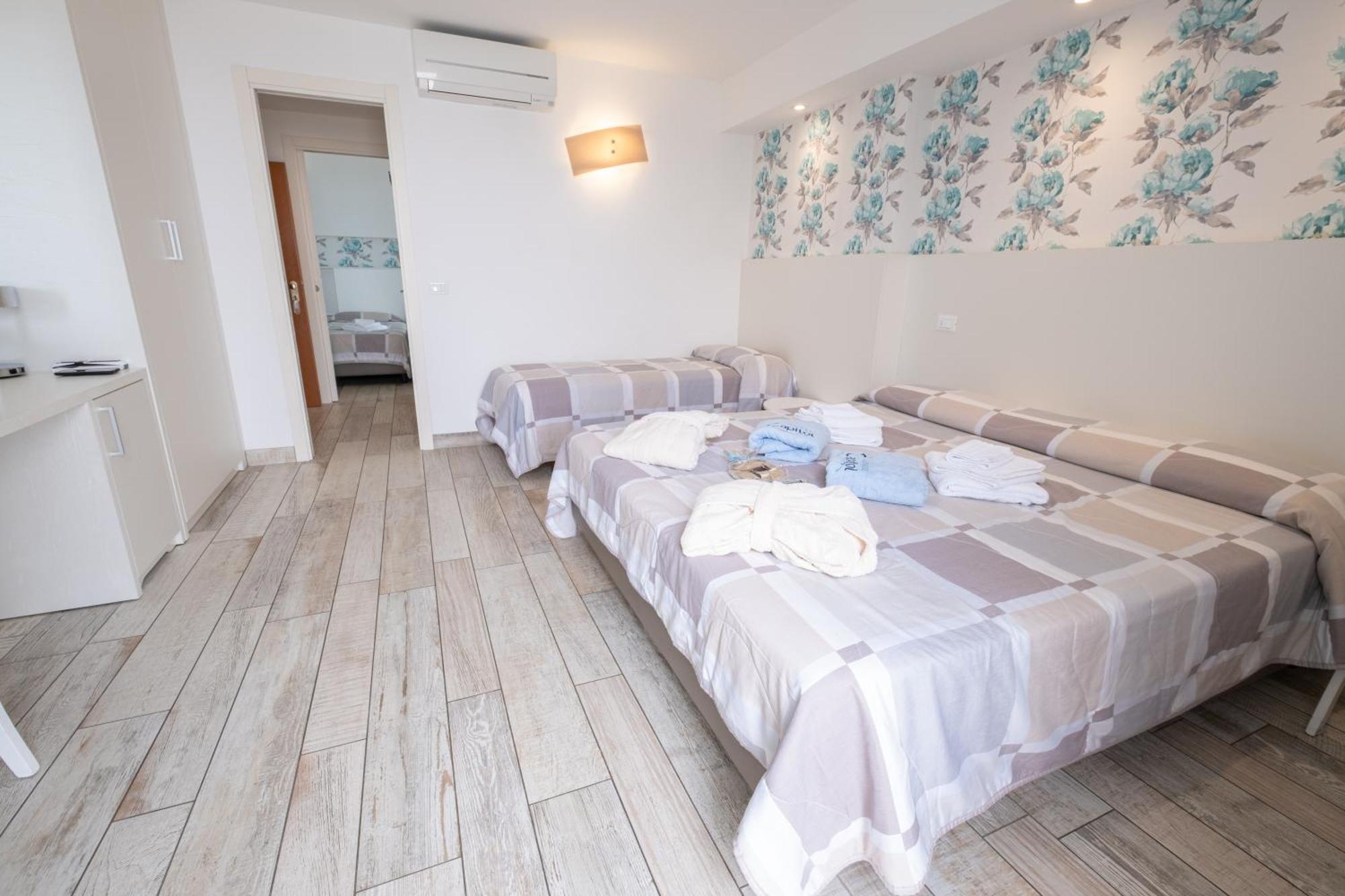 Hotel Capitol Gatteo a Mare Εξωτερικό φωτογραφία