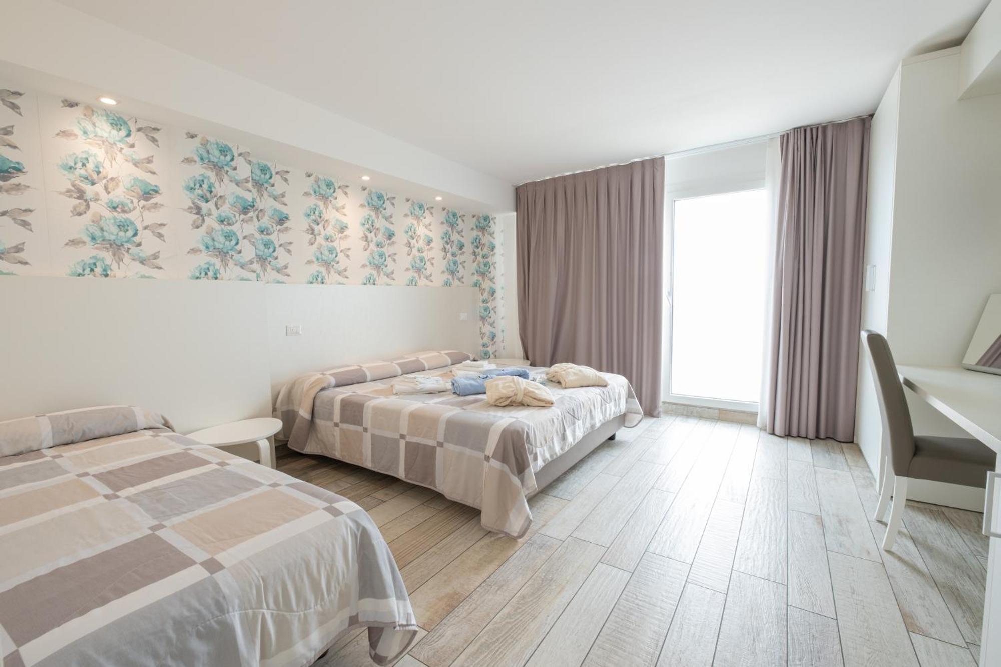 Hotel Capitol Gatteo a Mare Εξωτερικό φωτογραφία