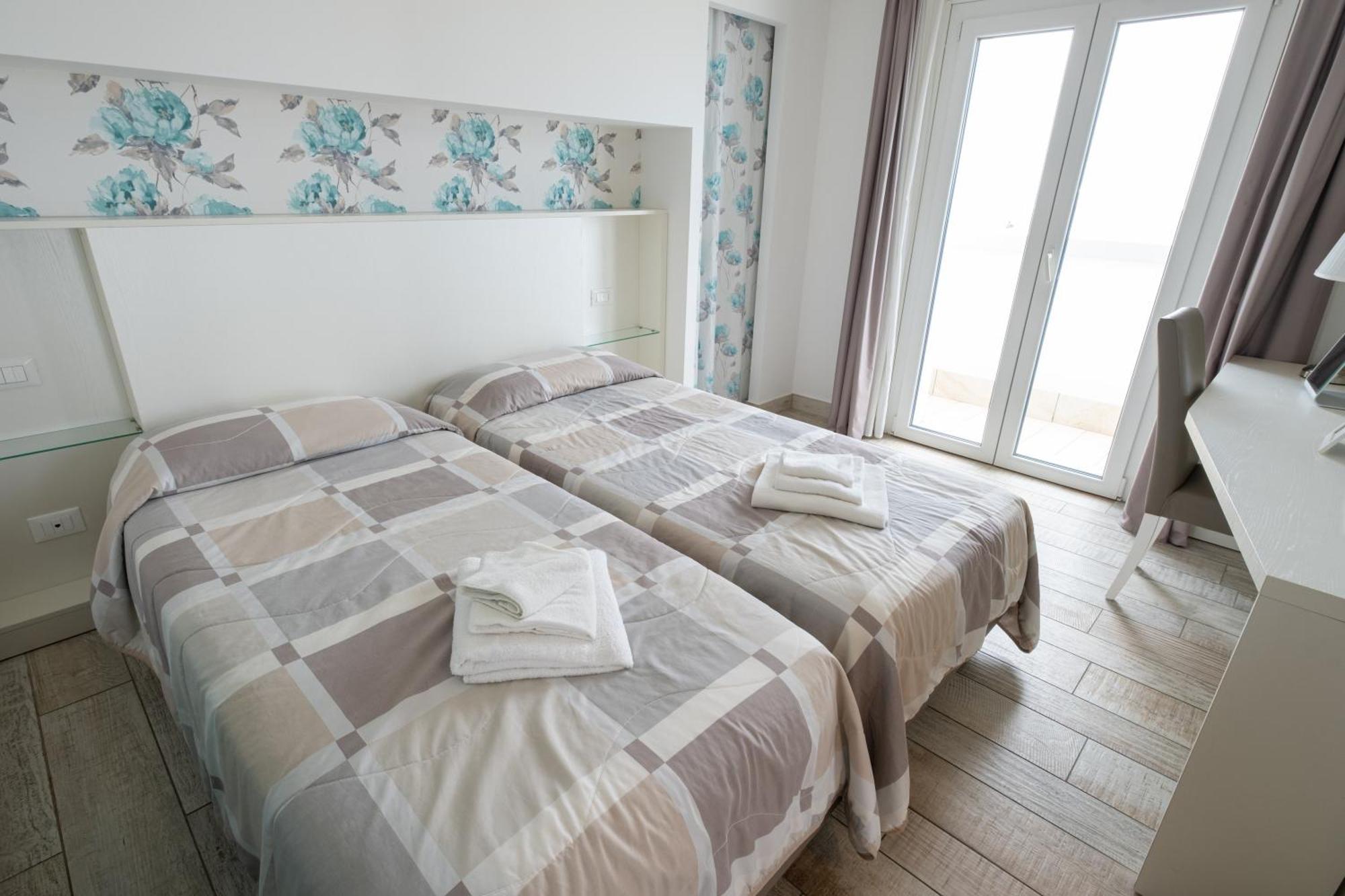 Hotel Capitol Gatteo a Mare Εξωτερικό φωτογραφία